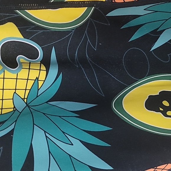 CVG ~ Constantly Varied Gear Ice Cream Skulls Capri Large - Picture 2 of 4